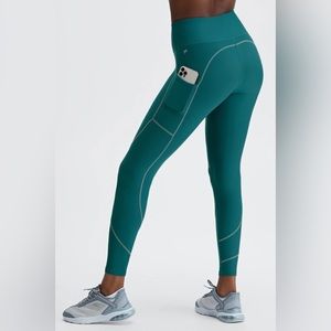Fabletics - Therma-Flex HW Reflective Pocket Legging